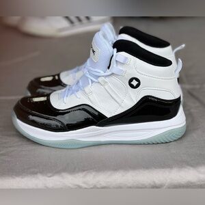 Spalding Sideline Youth Basketball Sneakers